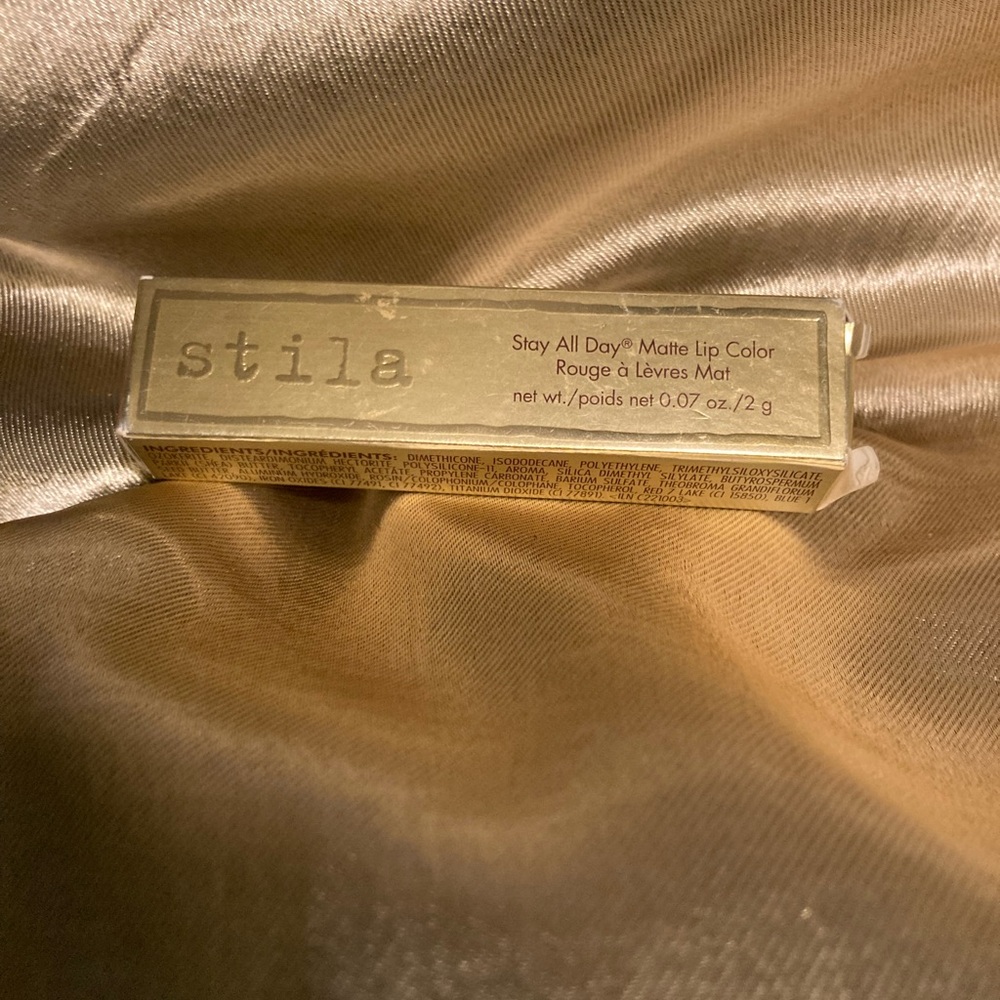 Stila Matte Lip color in kiss ass - Picture 4 of 4